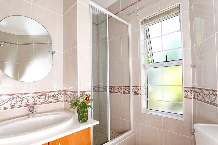 3 Bedroom Property for Sale in Van Riebeeckshof Western Cape